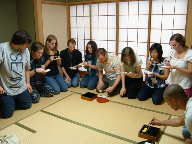 Tea ceremony `1-020 KCP students experiencing the tea ceremony