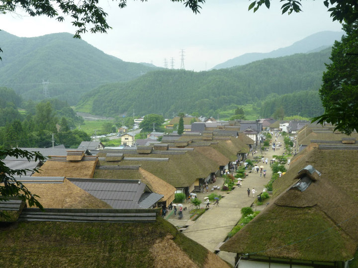 5village A bridge near Ochanomizu Station, Tokyo. Good planning can help you to make the most of your time in Tokyo.