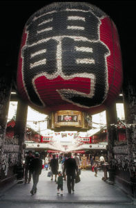 tokyo2 Entrance to Asakusa Temple