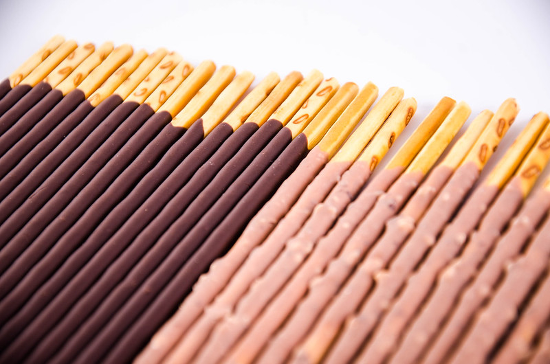 Pocky chocolate and strawberry flavor