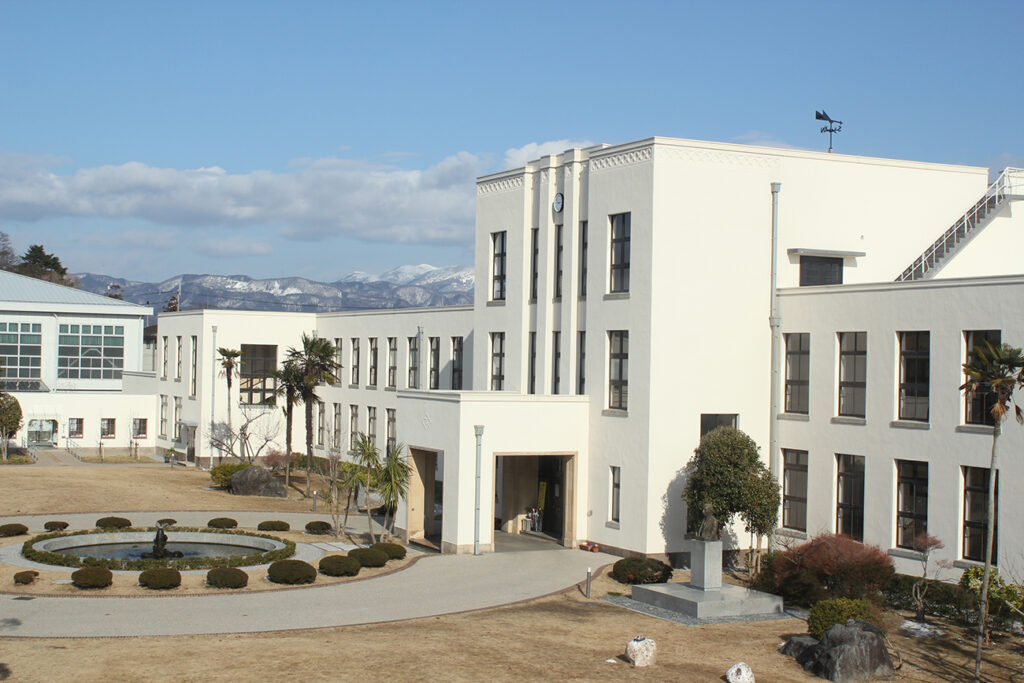 shutterstock_2303173961 Toyosato Elementary School Old School Buildings